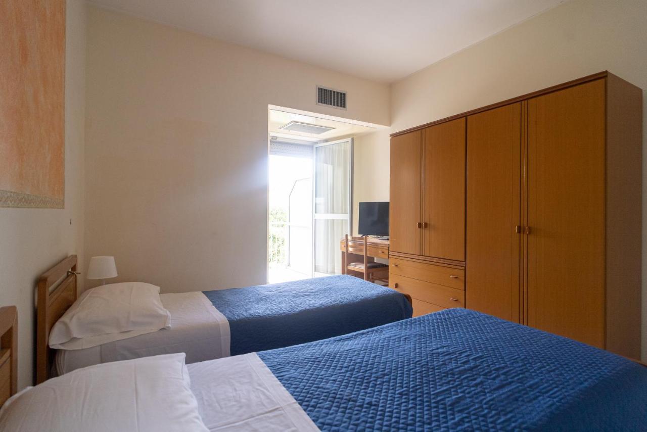 Hotel La Fonte A 300M Uscita A14 Pescara Nord Citta Sant'Angelo Exterior foto